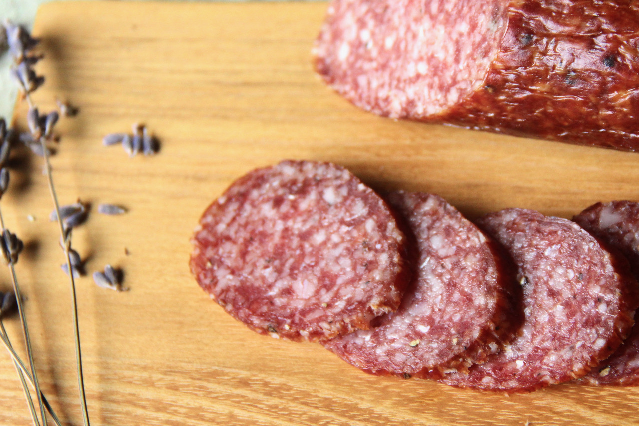 Best Of Weinviertel-Manufaktur: Die Weinviertler Wildsalami mit Bio Blauem Portugieser – Bild 3